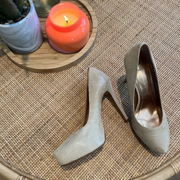 BCBGeneration Women’s Heels Size 8.5 - Picture 6 of 9